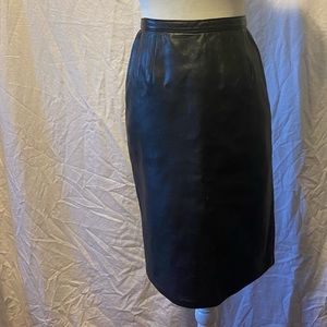 Vintage Anne Kline II black leather pencil skirt